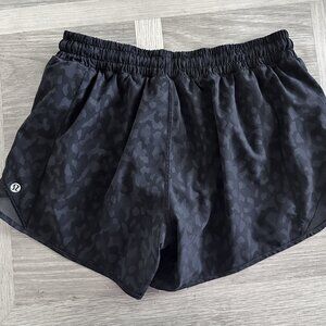 LULULEMON 8 TALL Animal Print shorts 4" Inseam Mid Rise.